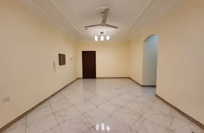 Apartment - 3 Bedrooms - 2 Bathrooms for rent in Busaiteen - Muharraq Governorate