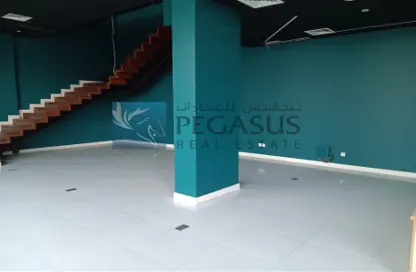 Show Room - Studio - 4 Bathrooms for rent in Sanabis - Manama - Capital Governorate