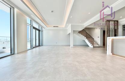 Duplex - 2 Bedrooms - 4 Bathrooms for rent in Seef - Capital Governorate