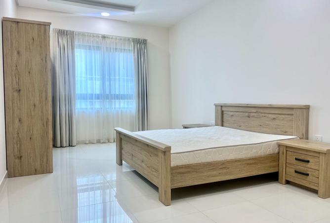 992033 - Property Image 3