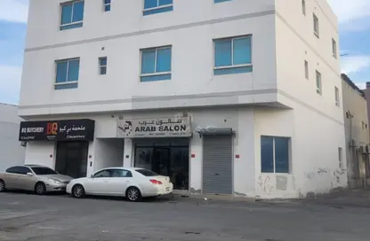 عمارة بالكامل - استوديو للبيع في سترة - المحافظة الوسطى