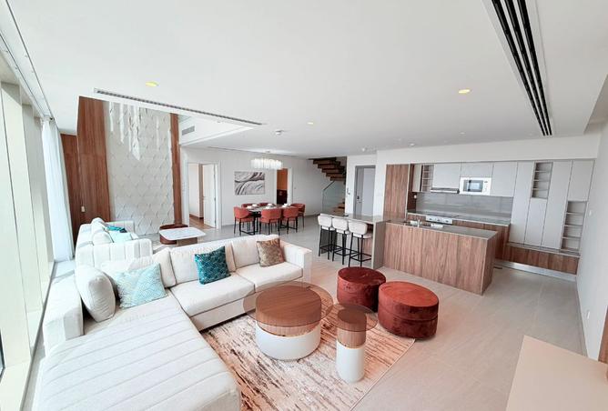 990447 - Property Image 2