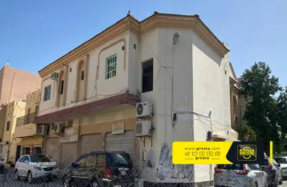 عمارة بالكامل - استوديو - 8 حمامات للبيع في سترة - المحافظة الوسطى