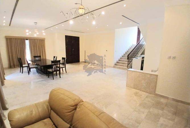 960239 - Property Image 2