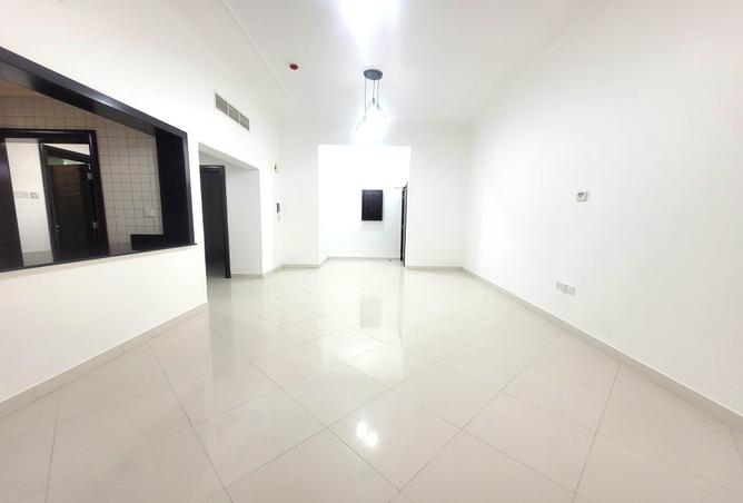 896128 - Property Image 2