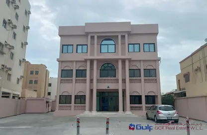 Outdoor Building image for: Villa - Studio - 5 Bathrooms for rent in Zinj - Manama - Capital Governorate, Image 1