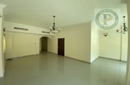 Empty Room image for: Apartment - 3 Bedrooms - 3 Bathrooms for rent in Al Juffair - Capital Governorate, Image 1