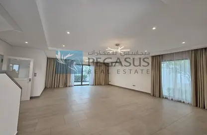 Villa - 4 Bedrooms - 5 Bathrooms for rent in Saar - Northern Governorate