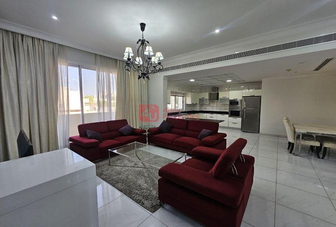 978589 - Property Image 3