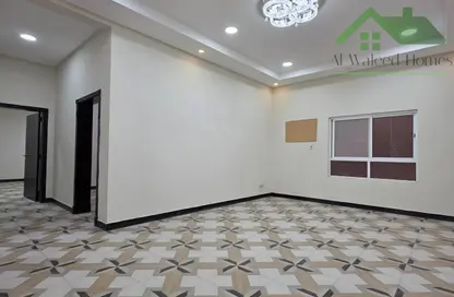 شقة - 2 غرف نوم - 2 حمامات للايجار في عراد - المحرق