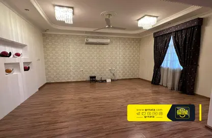 Empty Room image for: Villa - 7 Bedrooms - 6 Bathrooms for sale in Jurdab - Central Governorate, Image 1