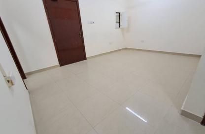 Apartment - 2 Bedrooms - 2 Bathrooms for rent in Manama Souq - Manama - Capital Governorate