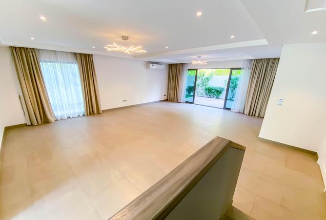 977744 - Property Image 3