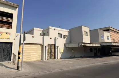 Villa - 5 Bedrooms - 3 Bathrooms for sale in Isa Town - Central Governorate