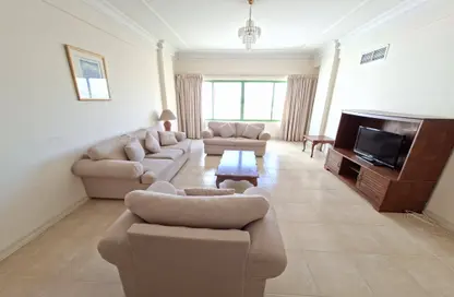 Apartment - 2 Bedrooms - 2 Bathrooms for rent in Exhibition Road - Hoora - Capital Governorate