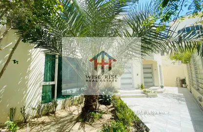 Villa - 4 Bedrooms - 4 Bathrooms for rent in Mahooz - Manama - Capital Governorate