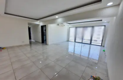 Apartment - 2 Bedrooms - 2 Bathrooms for rent in Hidd - Muharraq Governorate