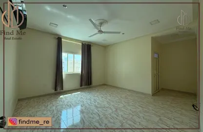 Apartment - 2 Bedrooms - 2 Bathrooms for rent in Sanabis - Manama - Capital Governorate