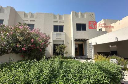 Villa - 4 Bedrooms - 4 Bathrooms for rent in Janabiya - Northern Governorate
