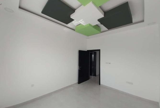955626 - Property Image 2