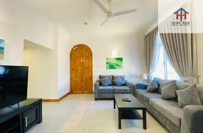 Apartment - 2 Bedrooms - 2 Bathrooms for rent in Mahooz - Manama - Capital Governorate