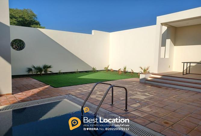 905991 - Property Image 2