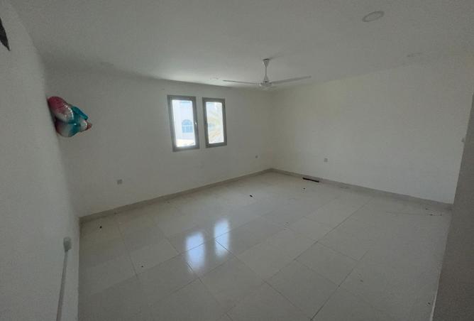 983671 - Property Image 3