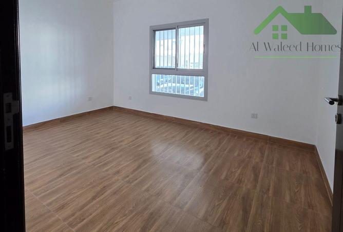 965907 - Property Image 3