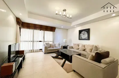 Apartment - 3 Bedrooms - 2 Bathrooms for rent in Sanabis - Manama - Capital Governorate