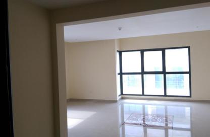 Apartment - 2 Bedrooms - 3 Bathrooms for rent in Hidd - Muharraq Governorate