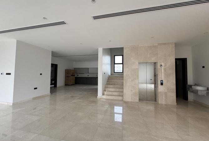947178 - Property Image 3