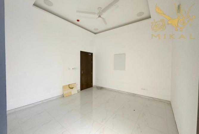 970160 - Property Image 2