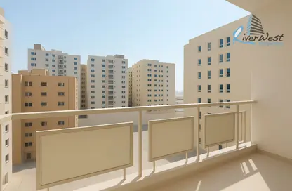 Apartment - 3 Bedrooms - 2 Bathrooms for sale in Busaiteen - Muharraq Governorate