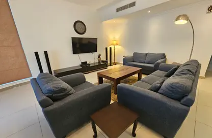 Apartment - 3 Bedrooms - 5 Bathrooms for rent in Seef - Capital Governorate