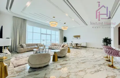Penthouse - 3 Bedrooms - 5 Bathrooms for rent in Seef - Capital Governorate