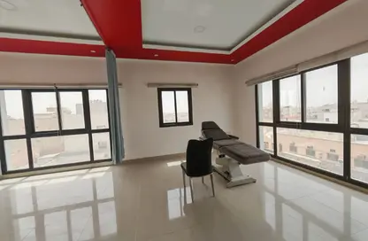 وحدة طبية - استوديو - 4 حمامات للايجار في بوكوارة - الرفاع - المحافظة الجنوبية