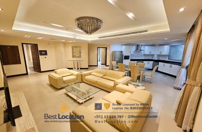 Apartment - 3 Bedrooms - 3 Bathrooms for rent in Al Juffair - Capital Governorate