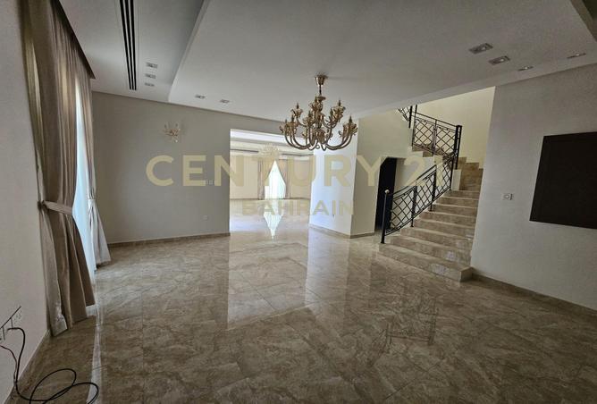 957909 - Property Image 3