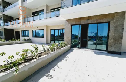 Apartment - 2 Bedrooms - 3 Bathrooms for rent in Reef Island - Capital Governorate