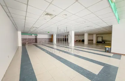 Show Room - Studio - 1 Bathroom for rent in Exhibition Road - Hoora - Capital Governorate