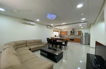 Living / Dining Room image for: Apartment - 3 Bedrooms - 3 Bathrooms for rent in Saar - Northern Governorate, Image 1