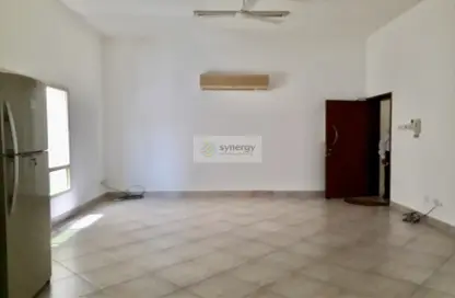 Apartment - 2 Bedrooms - 2 Bathrooms for rent in Janabiya - Northern Governorate