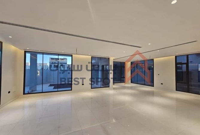 960150 - Property Image 2