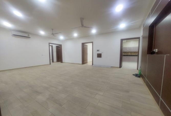 976659 - Property Image 2