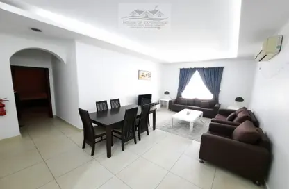 Living / Dining Room image for: Apartment - 3 Bedrooms - 2 Bathrooms for rent in Busaiteen - Muharraq Governorate, Image 1