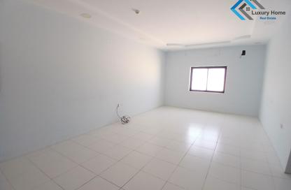 Apartment - 3 Bedrooms - 3 Bathrooms for rent in Busaiteen - Muharraq Governorate