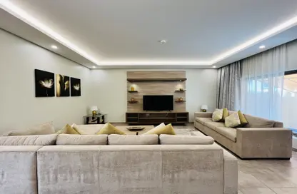 Villa - 4 Bedrooms - 5 Bathrooms for rent in Al Juffair - Capital Governorate