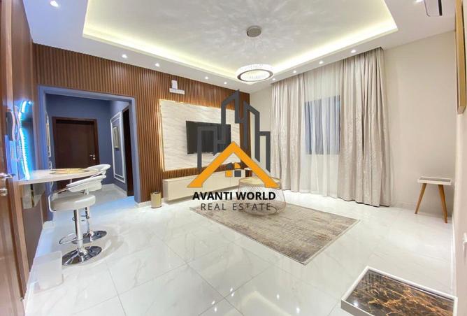 985704 - Property Image 3