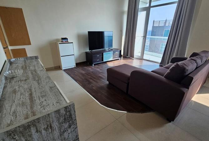 932631 - Property Image 2