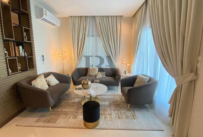 988420 - Property Image 2